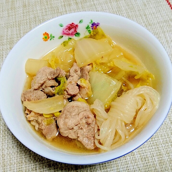 ちょっと甘めがおいしい☆白菜・豚肉・白滝の煮物